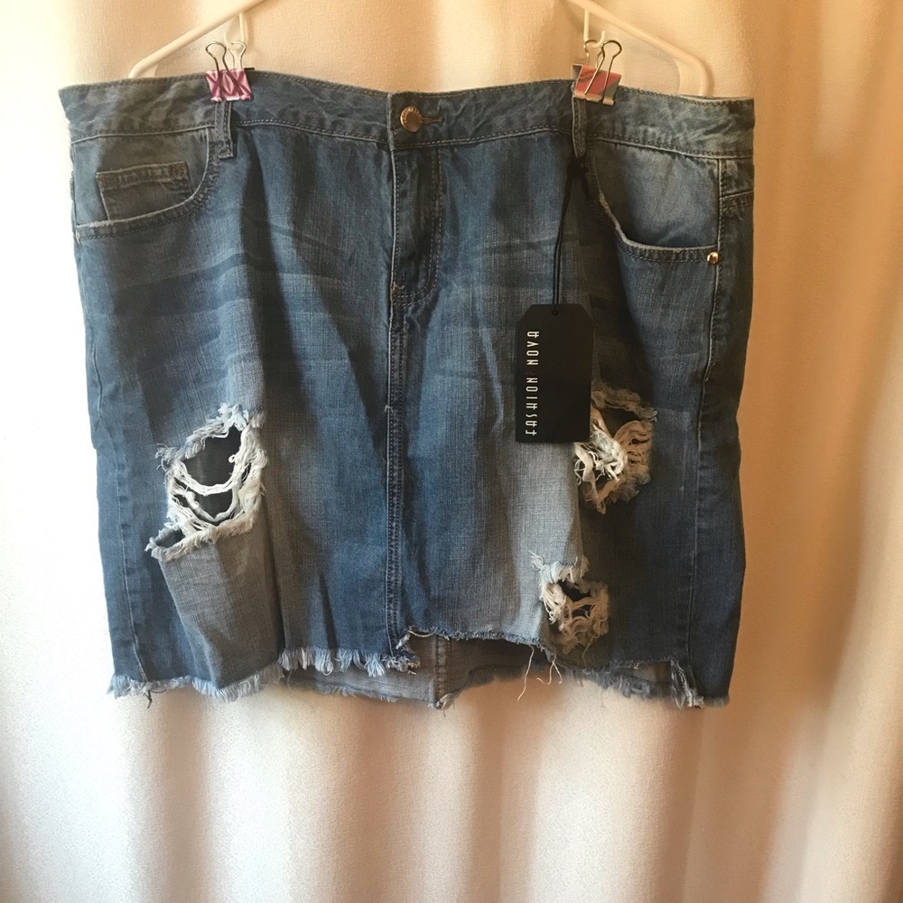 Ripped denim skirt